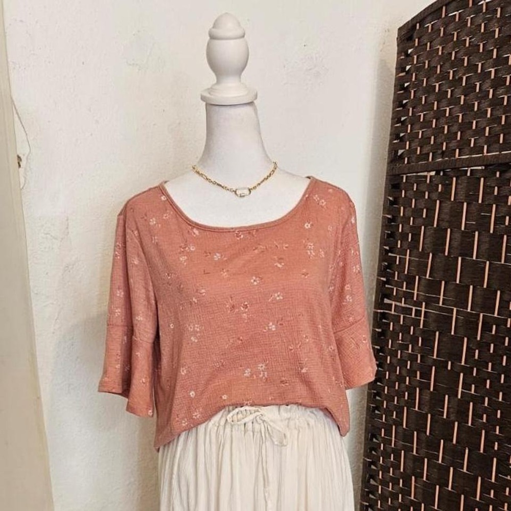 Lauren Conrad Coral Pink Floral Summer Top Tie back Size Medium Fairy Core